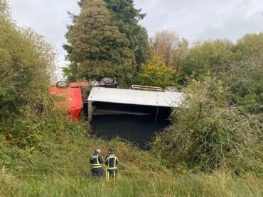 Road blocked following lorry crash at Arigna